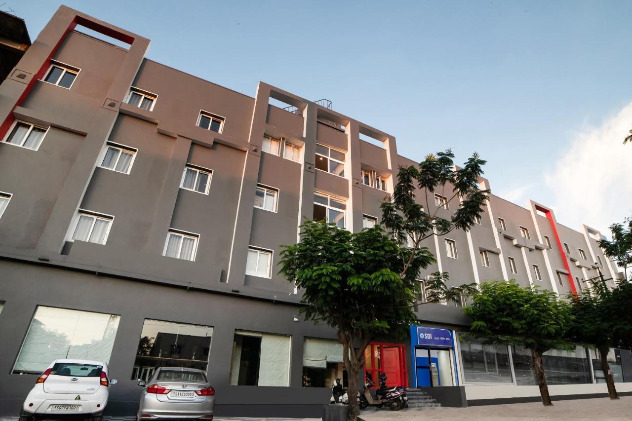 Townhouse Ss Aero Prime Hotel Shamshabad Exterior foto