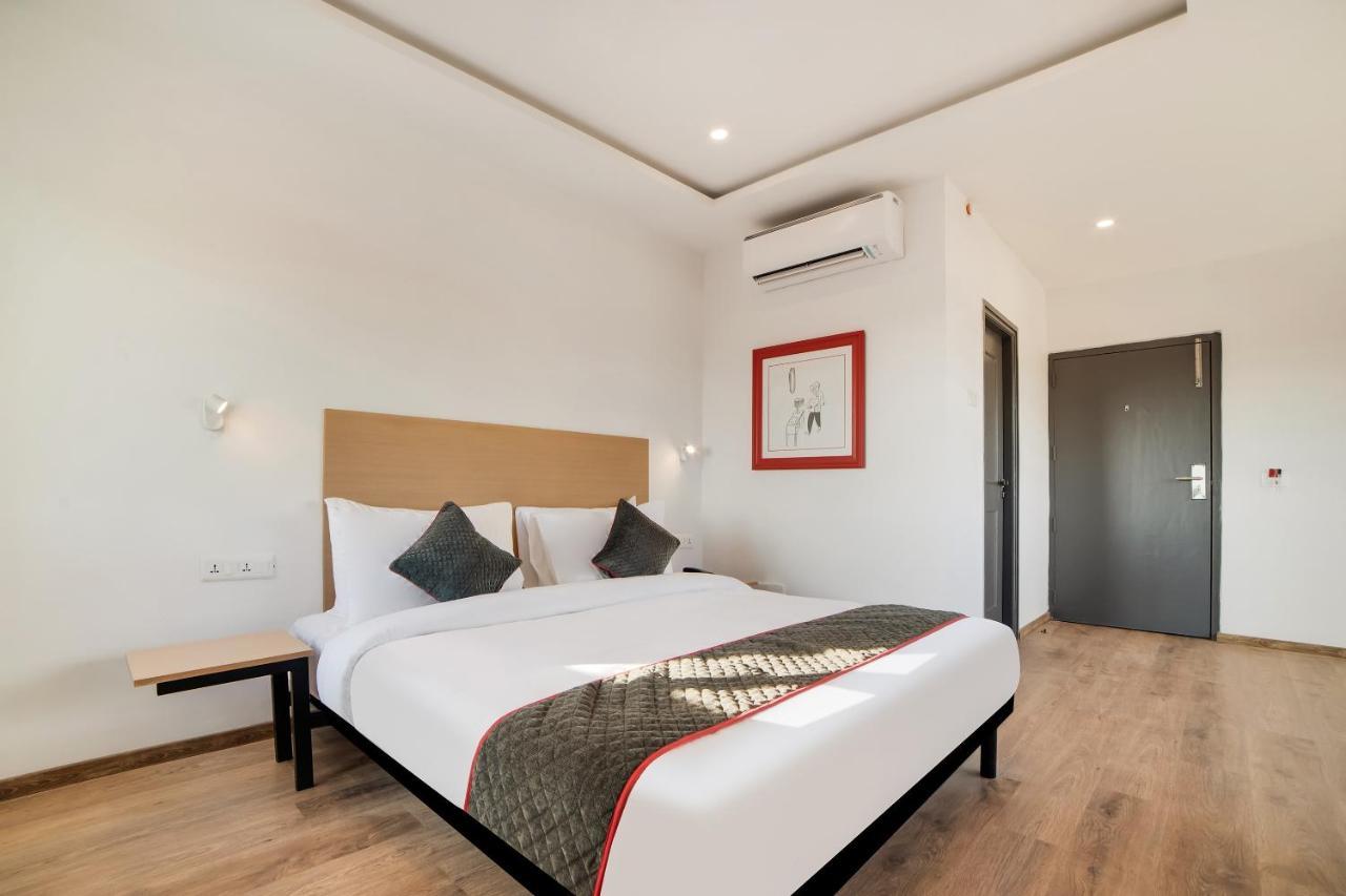 Townhouse Ss Aero Prime Hotel Shamshabad Exterior foto