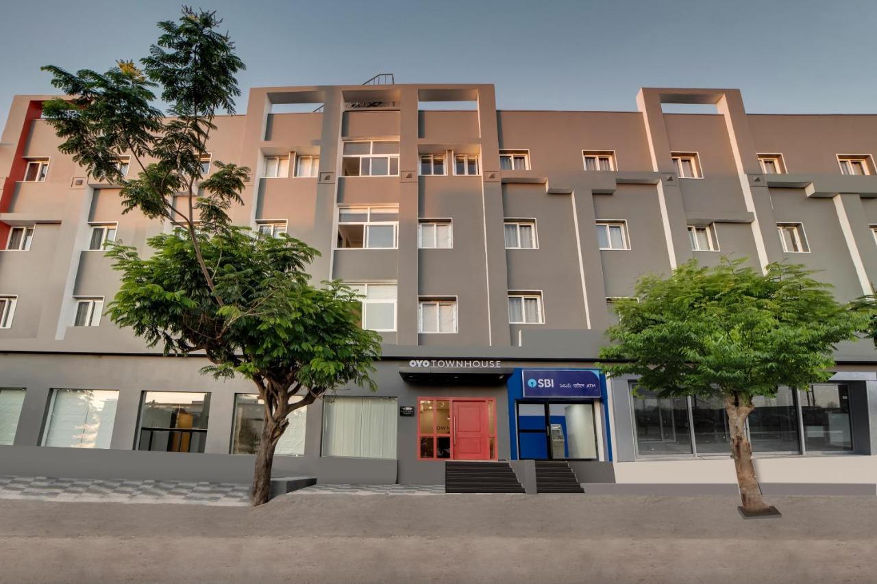 Townhouse Ss Aero Prime Hotel Shamshabad Exterior foto