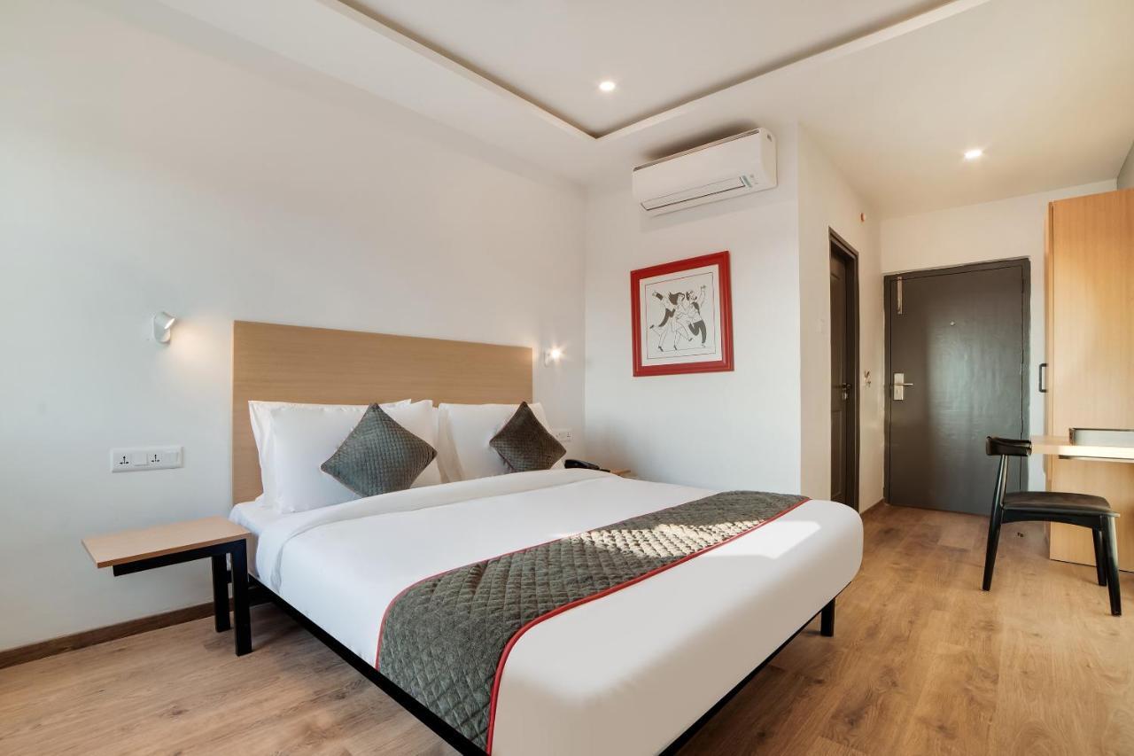 Townhouse Ss Aero Prime Hotel Shamshabad Exterior foto