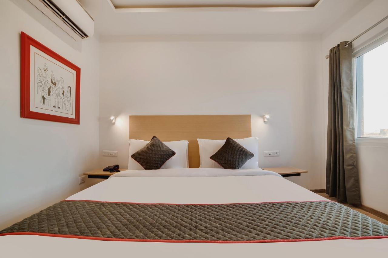 Townhouse Ss Aero Prime Hotel Shamshabad Exterior foto
