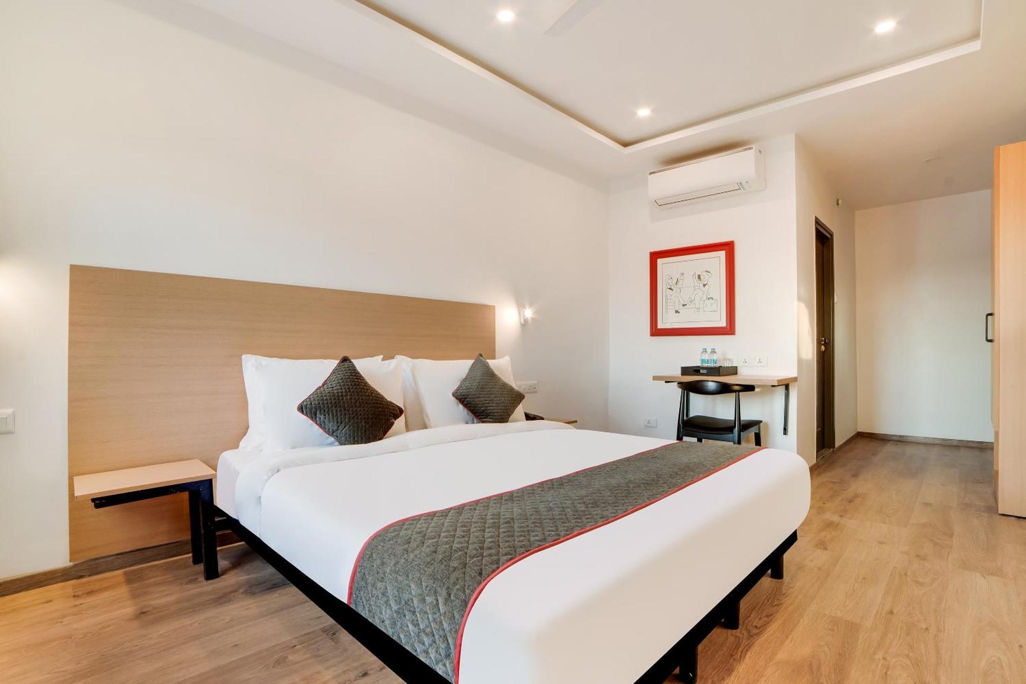 Townhouse Ss Aero Prime Hotel Shamshabad Exterior foto