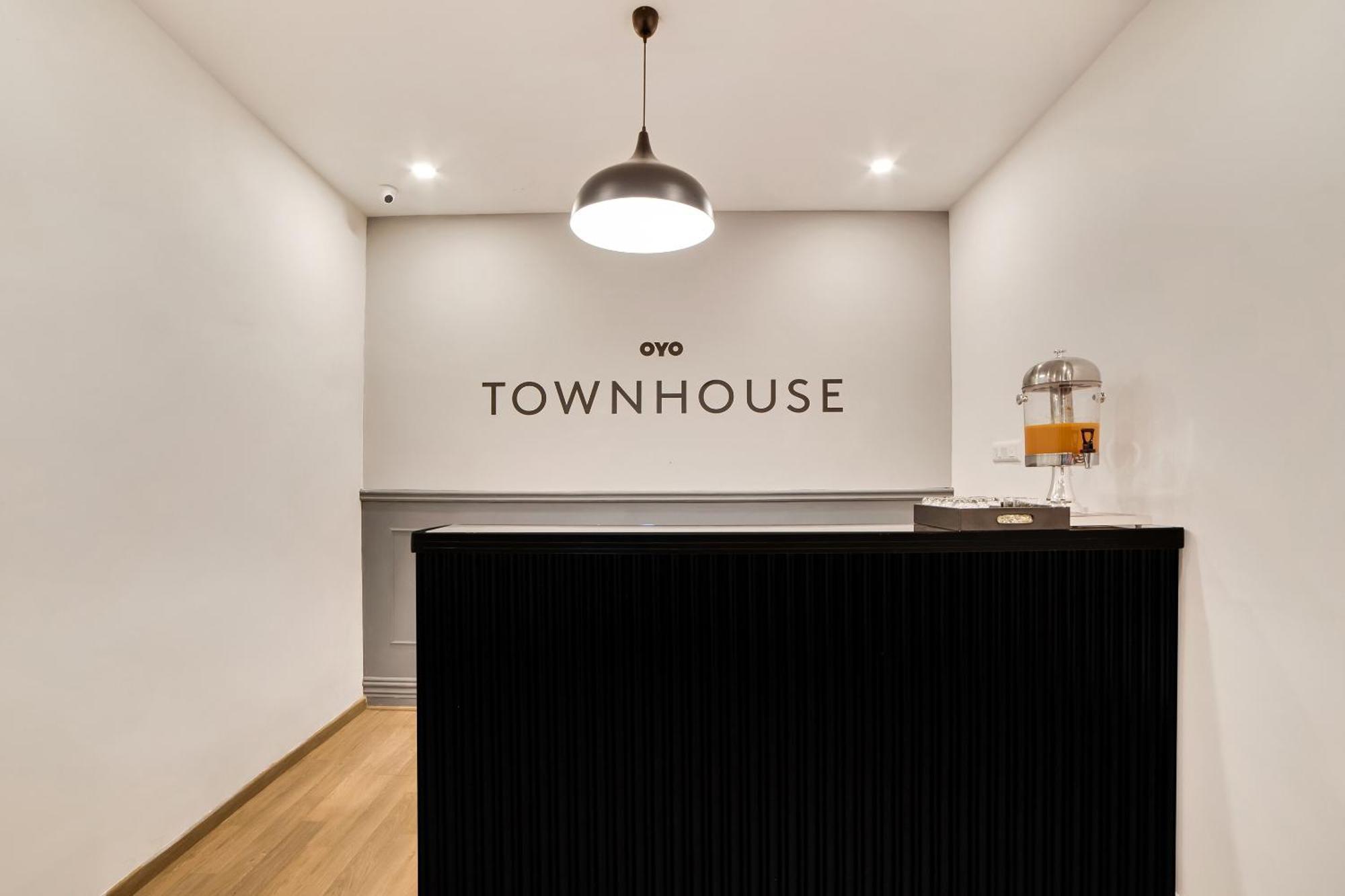 Townhouse Ss Aero Prime Hotel Shamshabad Exterior foto
