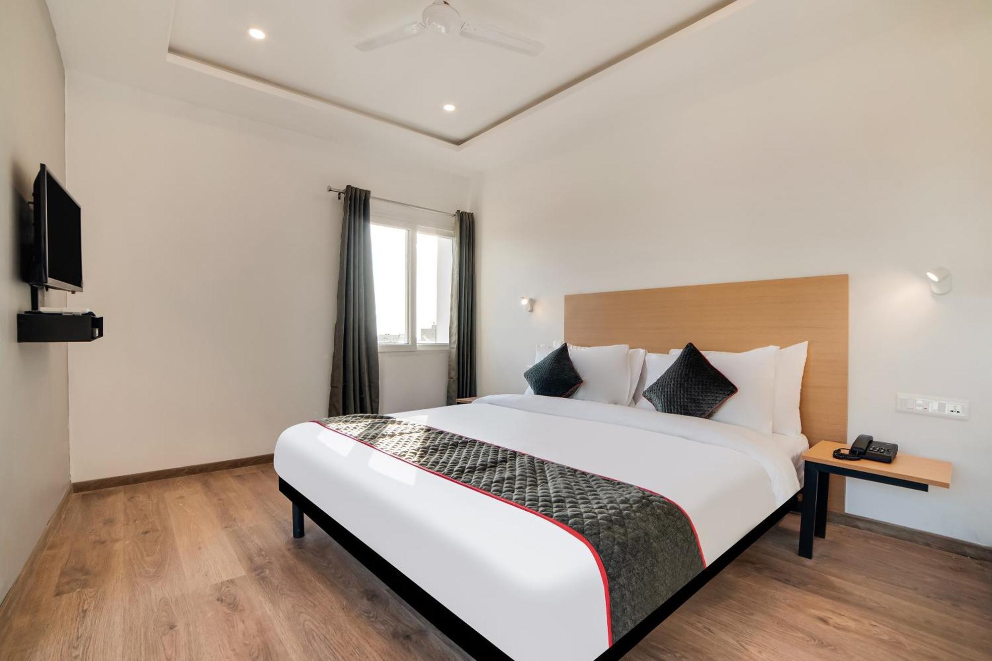 Townhouse Ss Aero Prime Hotel Shamshabad Exterior foto